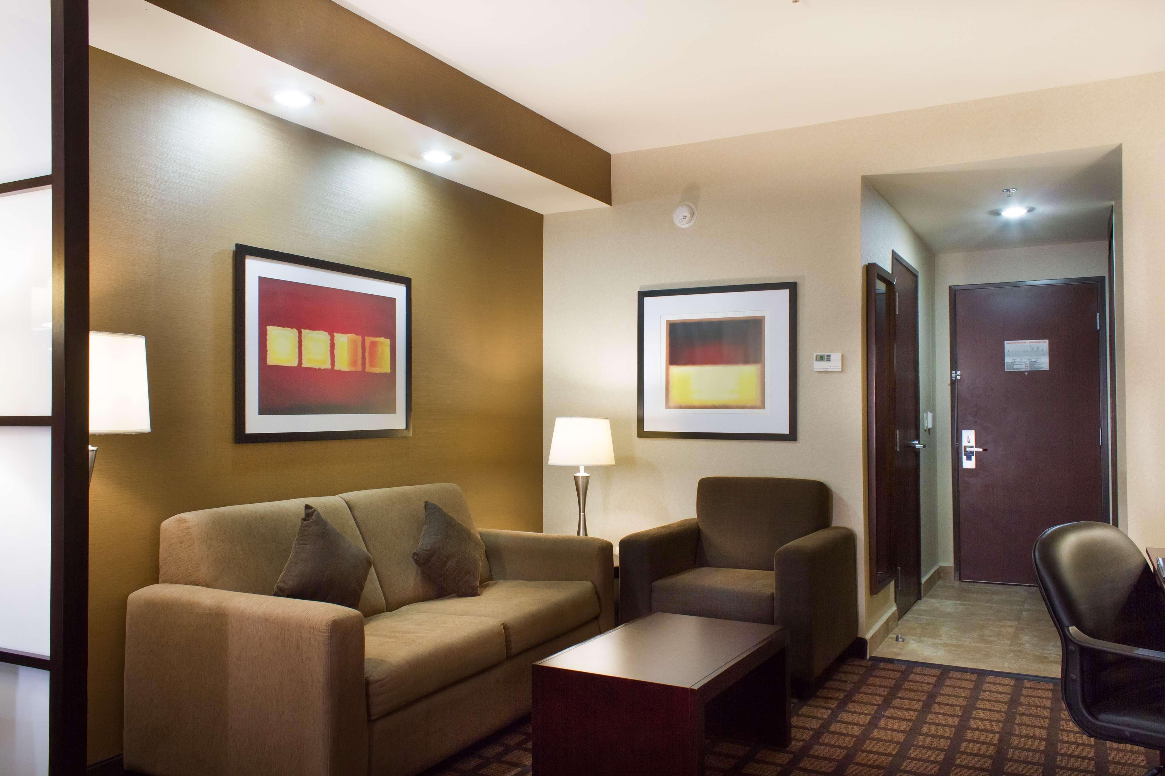 Best Western Premier Monterrey Aeropuerto Apodaca Exteriér fotografie Suite at the Residence Inn