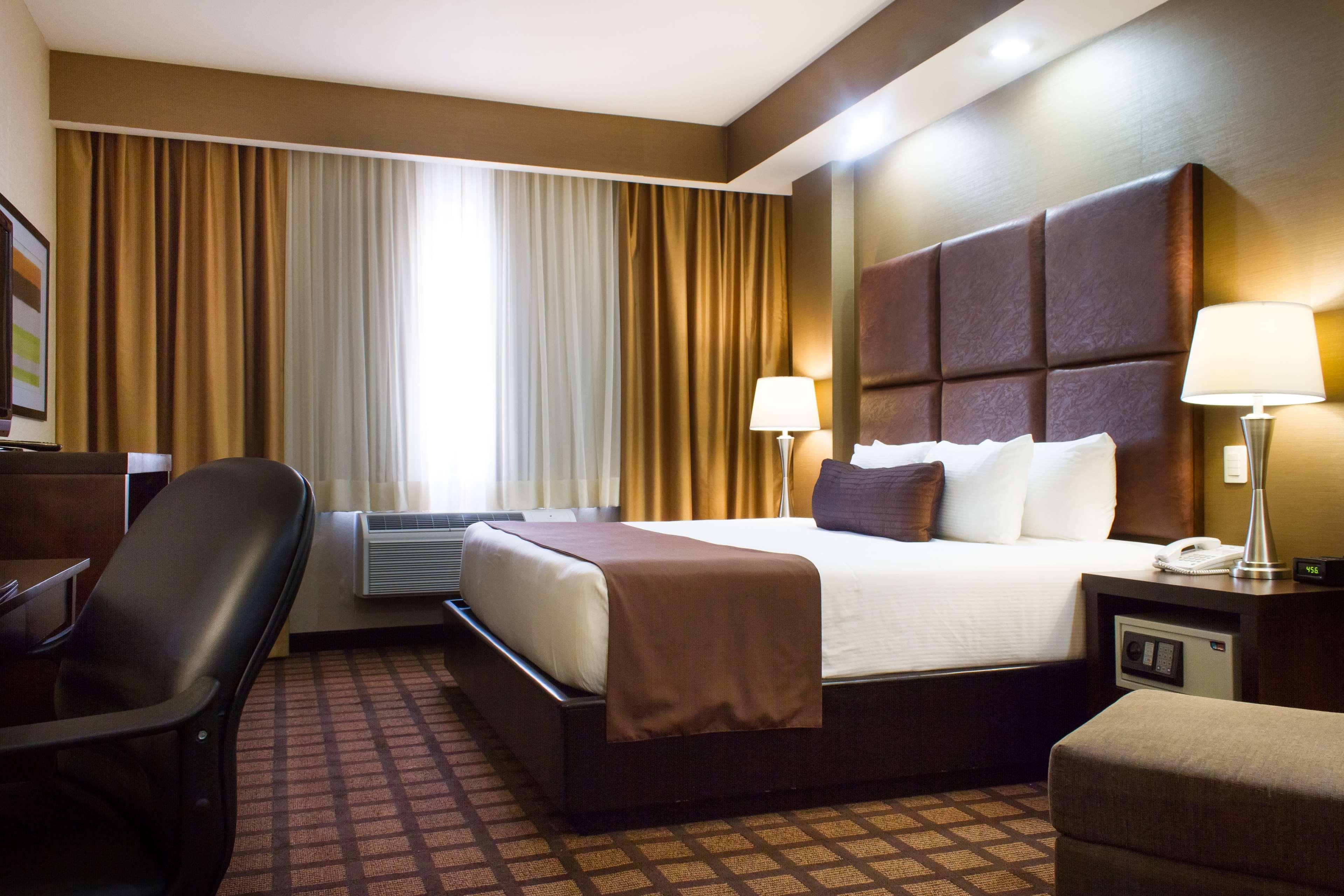 Best Western Premier Monterrey Aeropuerto Apodaca Exteriér fotografie A typical room at the hotel