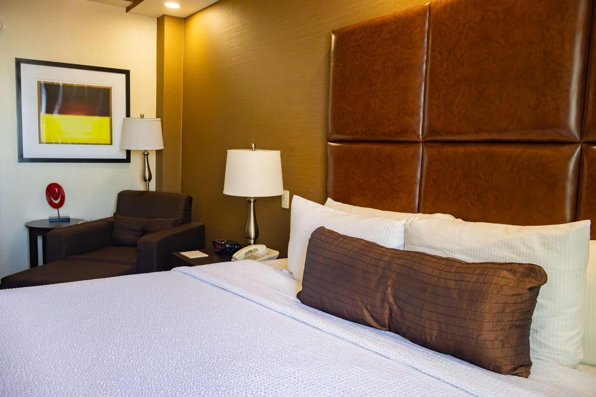 Best Western Premier Monterrey Aeropuerto Apodaca Exteriér fotografie A typical room at the hotel