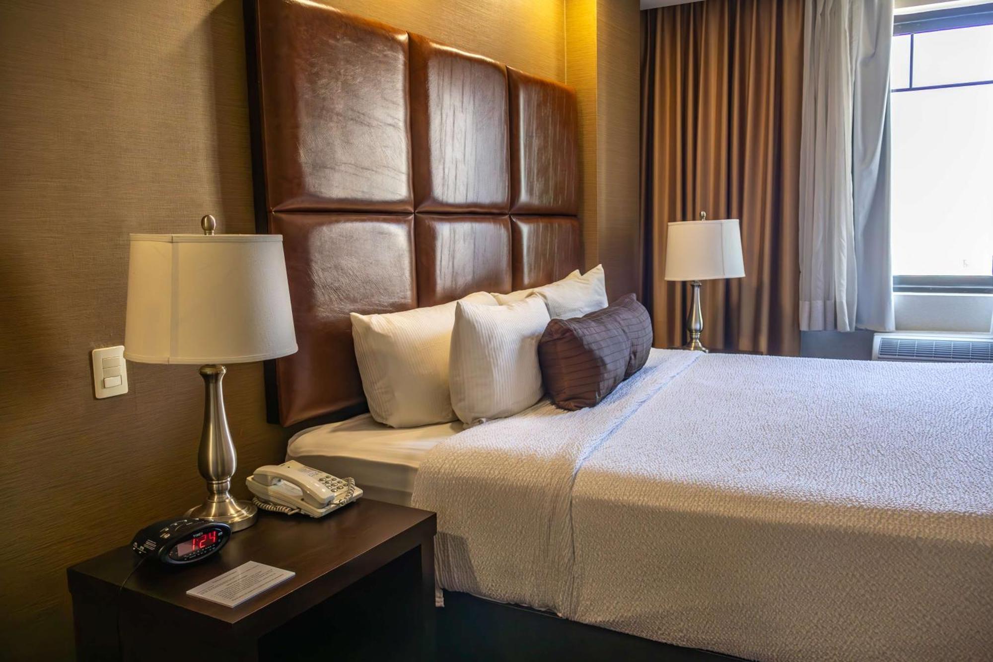 Best Western Premier Monterrey Aeropuerto Apodaca Exteriér fotografie A room at the hotel