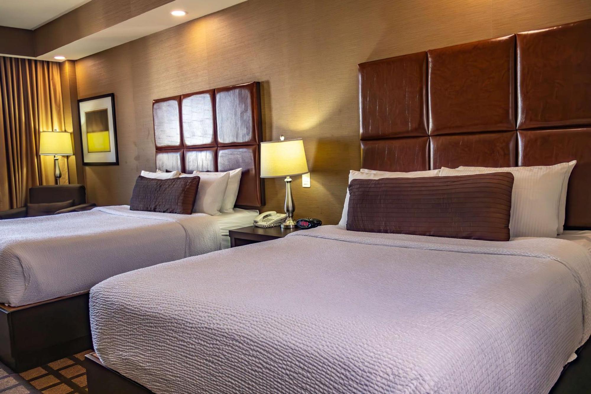 Best Western Premier Monterrey Aeropuerto Apodaca Exteriér fotografie A typical guest room at the Hilton Garden Inn
