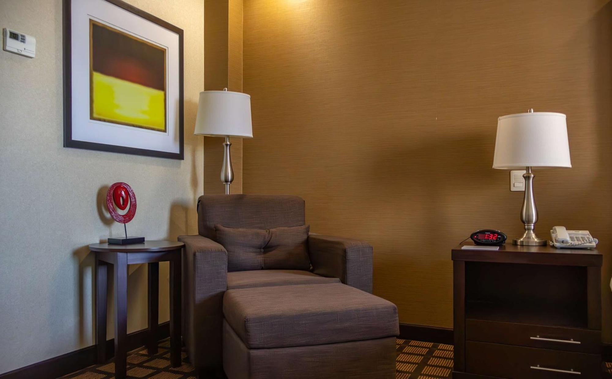 Best Western Premier Monterrey Aeropuerto Apodaca Exteriér fotografie A room at the Residence Inn