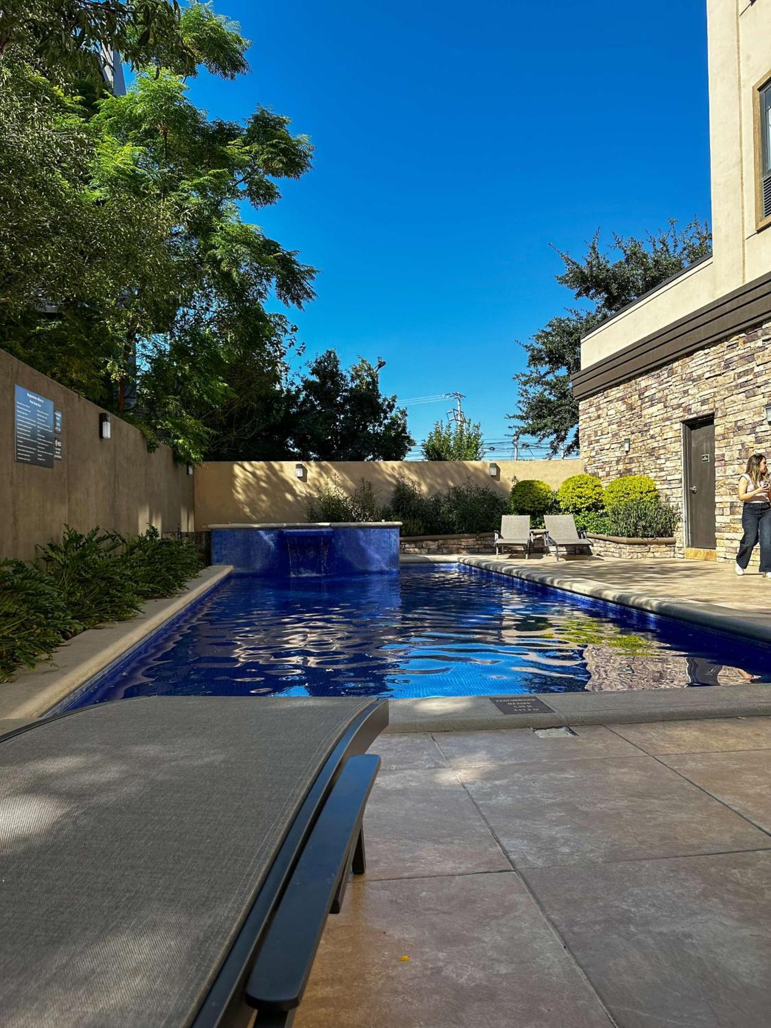 Best Western Premier Monterrey Aeropuerto Apodaca Exteriér fotografie 3D rendering of a swimming pool