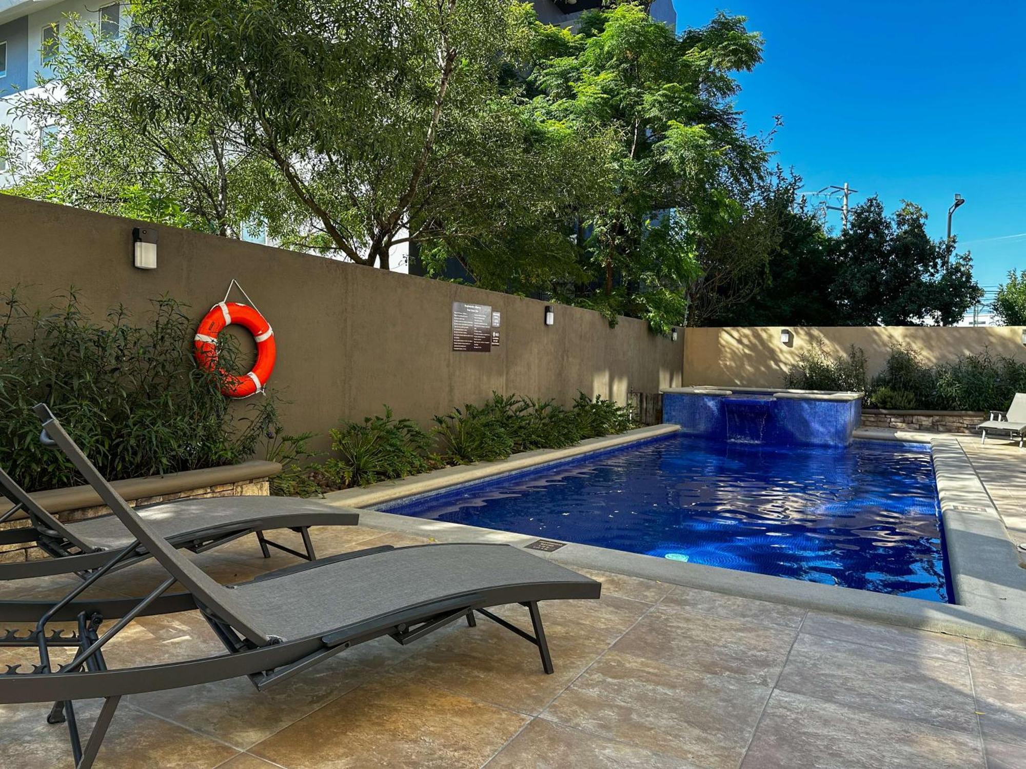 Best Western Premier Monterrey Aeropuerto Apodaca Exteriér fotografie 3D rendering of a swimming pool